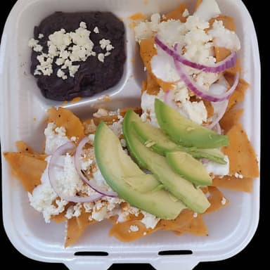 Orden Completa de Chilaquiles Rojos o Verdes