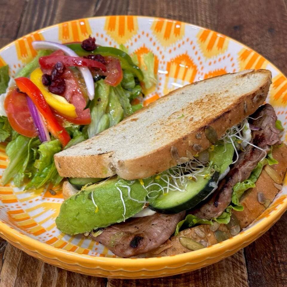 SANDWICH CON ARRACHERA