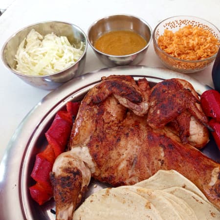 Pollo Asado Y Salchichas