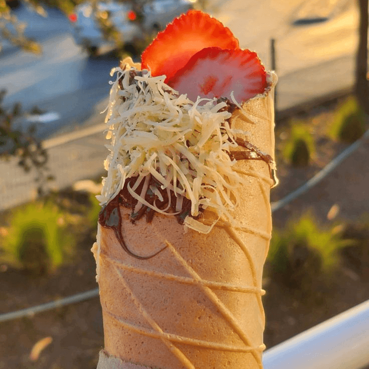 Marquesita de Queso de Bola con Fresas