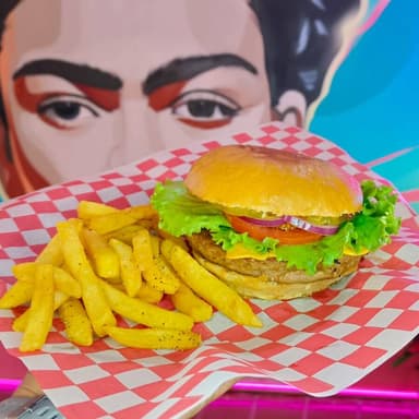 Combo de Hamburguesa Sencilla + Porción de Papas