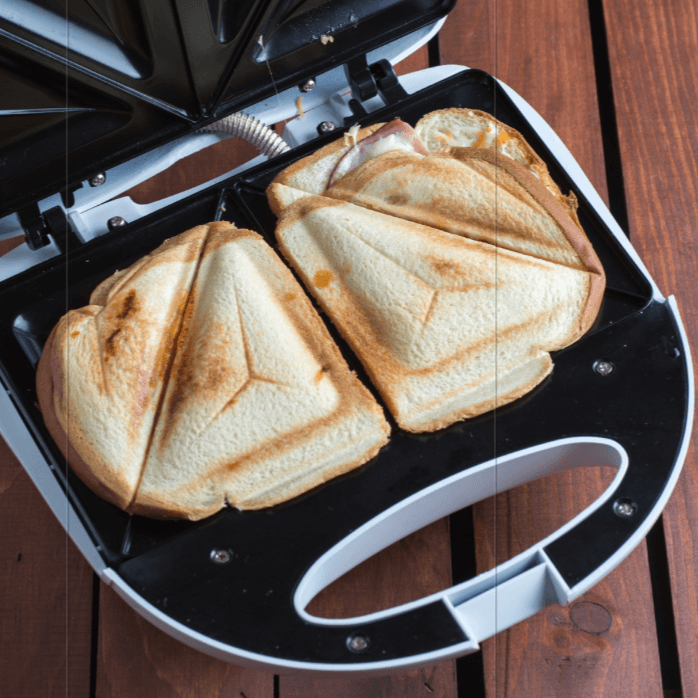 Sandwich nostalgia (Incluye jugo, fruta, café o té