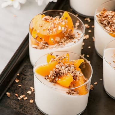 Duraznos con crema dulce