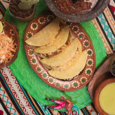 Taquitos de Guisado