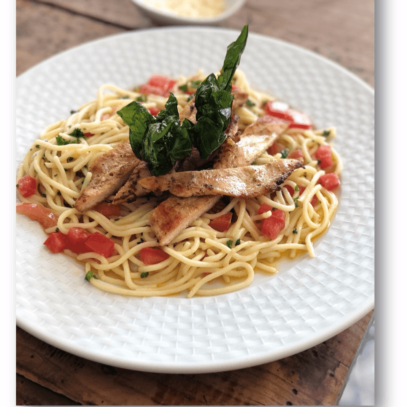 Espagueti Margarita con Pollo a la Plancha