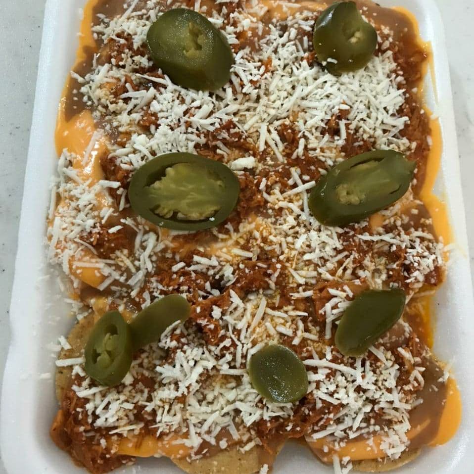 Nachos con Cochinita