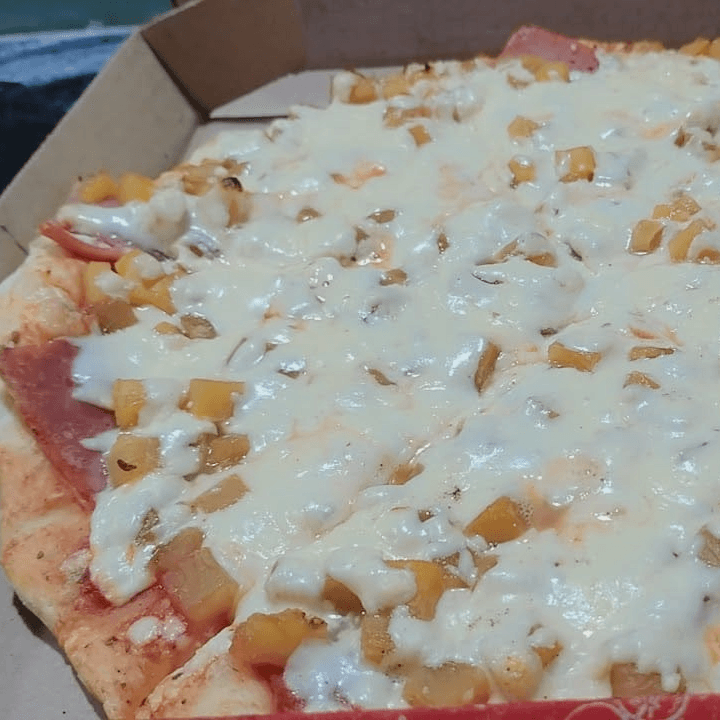 Pizza Hawaiana Mediana 6 Porciones de 30cm