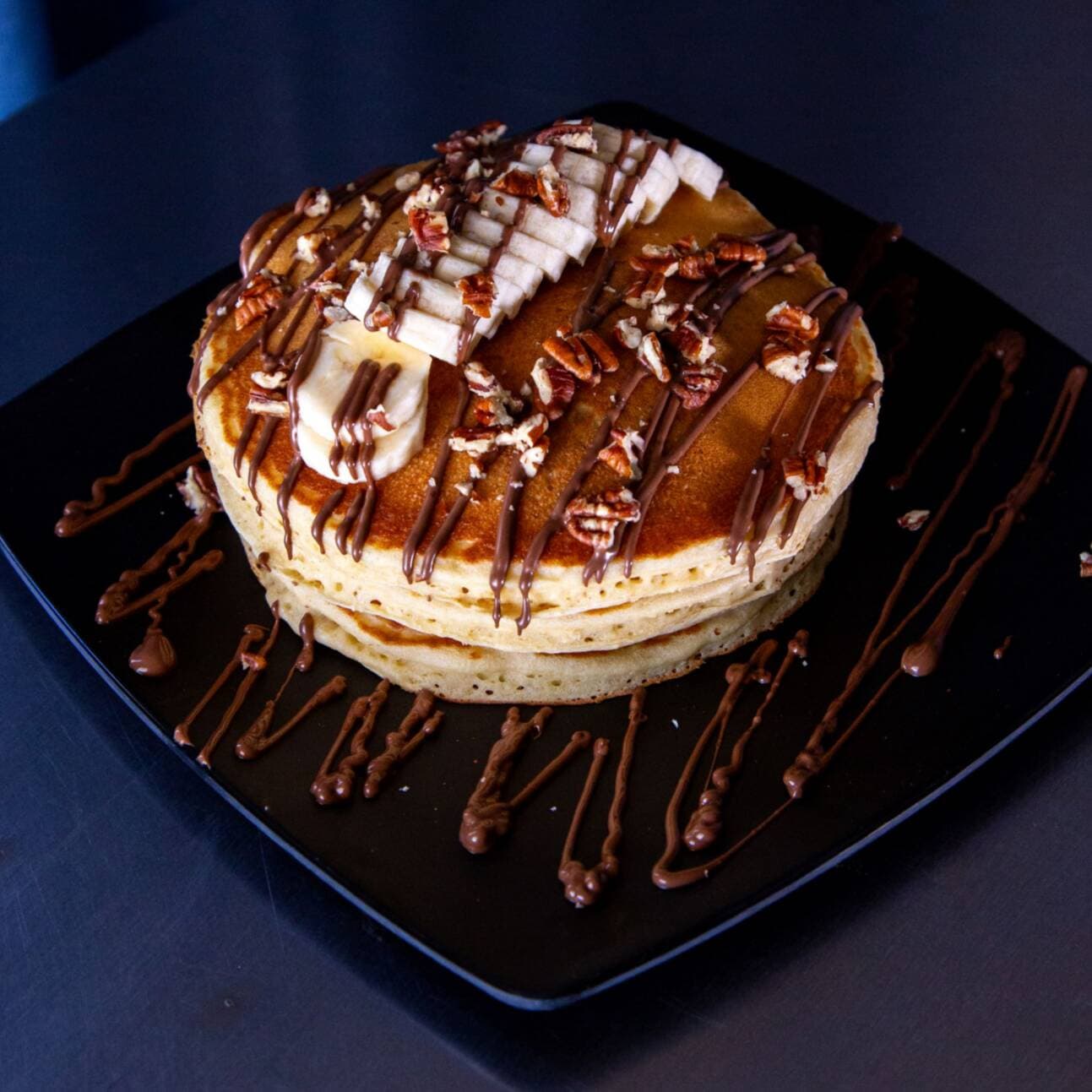 Hot Cakes con Platano, Nuez y NUTELLA