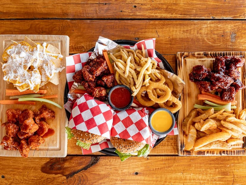 FAMILY WINGS PLAZA LOS POTREROS