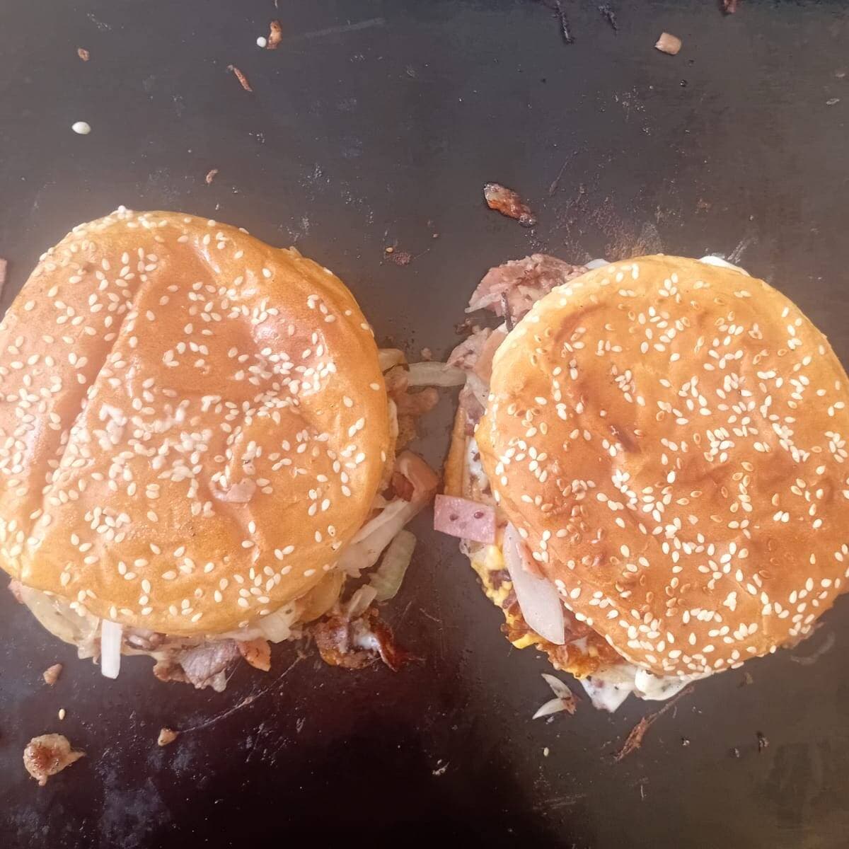 Combo Burguer de Revolucionario+Agua de Sabor
