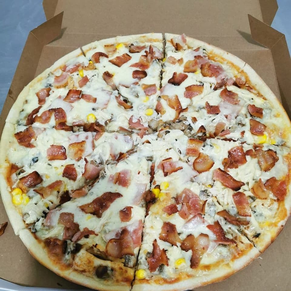 Pizza Personal 4 porciones carnes