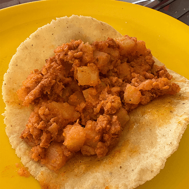 TACO DE PAPA CON CHORIZO