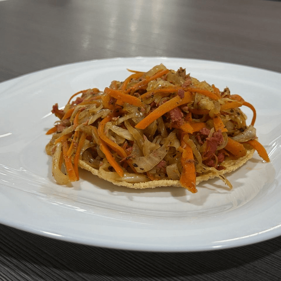 Tostada de Marlín En Escabeche