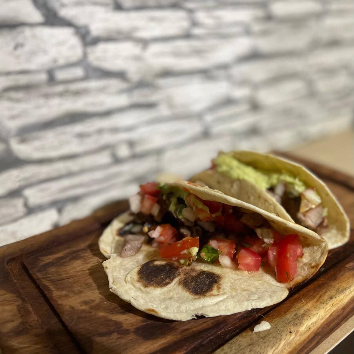 Quesadilla Y Taco.