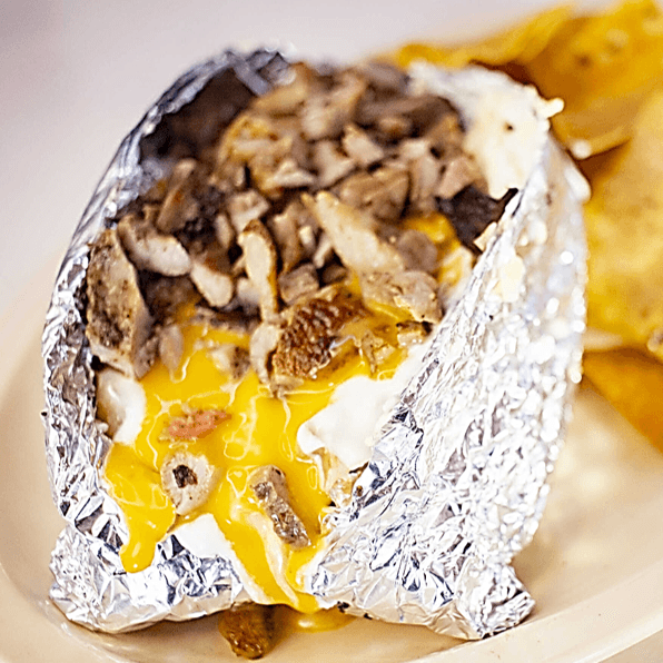 Papa Asada con Carne.