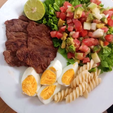 Ensalada de bistec de res