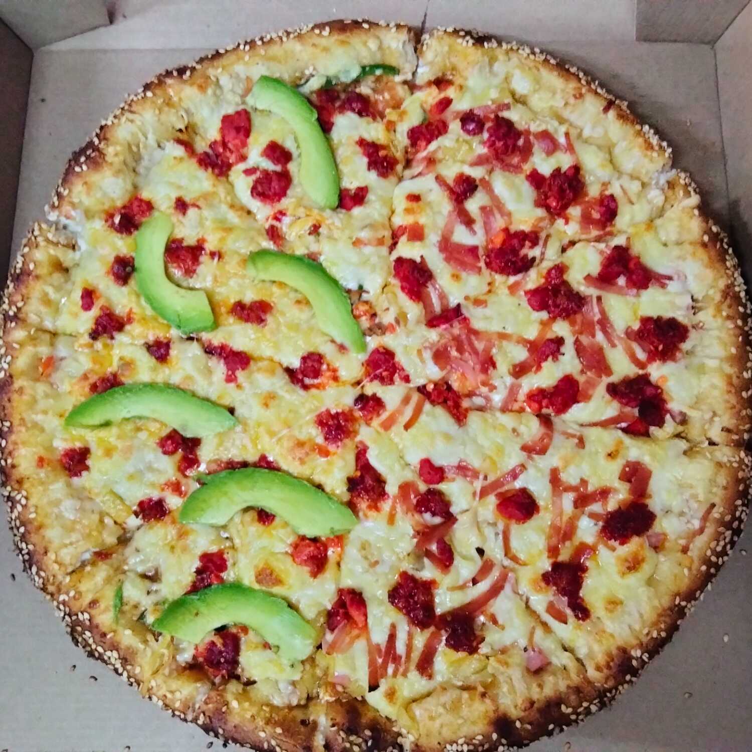 Pizza Grande con Orilla Rellena
