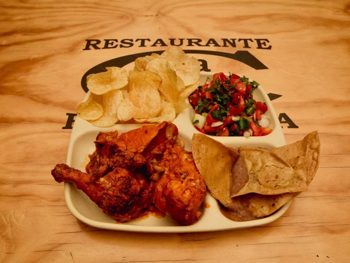 1/2 Pollo Rostizado en Salsa Preparado