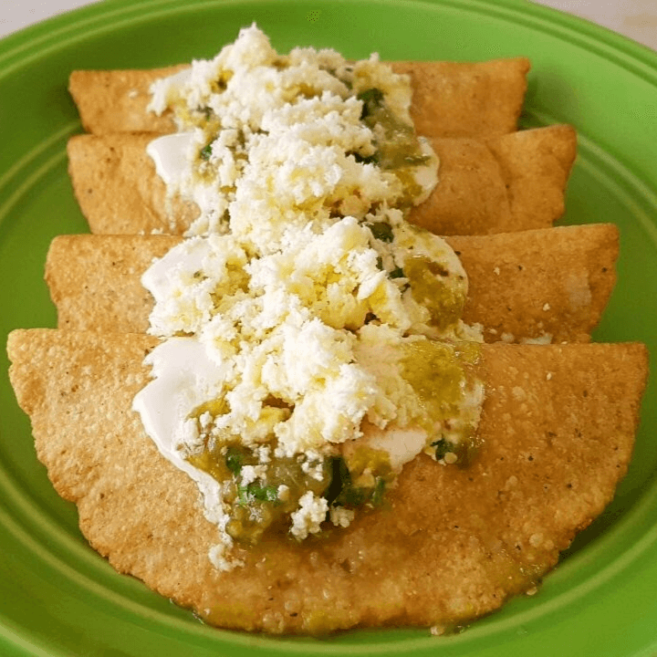 12 Empanadas 🤤 + 2 Aguas de Horchata ✅