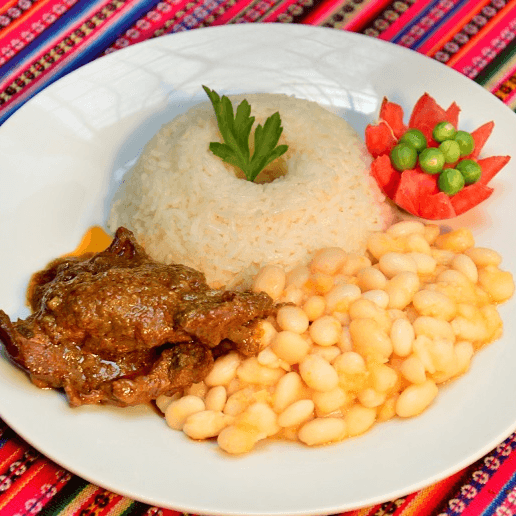 Frejoles con Seco de Pollo