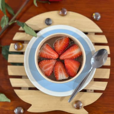 Cuchareable Torta de Chocolate con Fresas  - 12 Oz