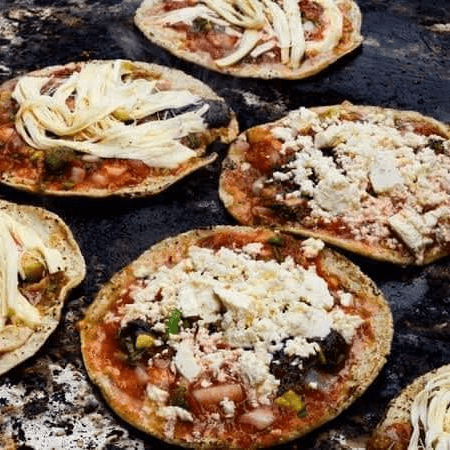 sincronizada de quesillo/tasajo (tortila de maiz)