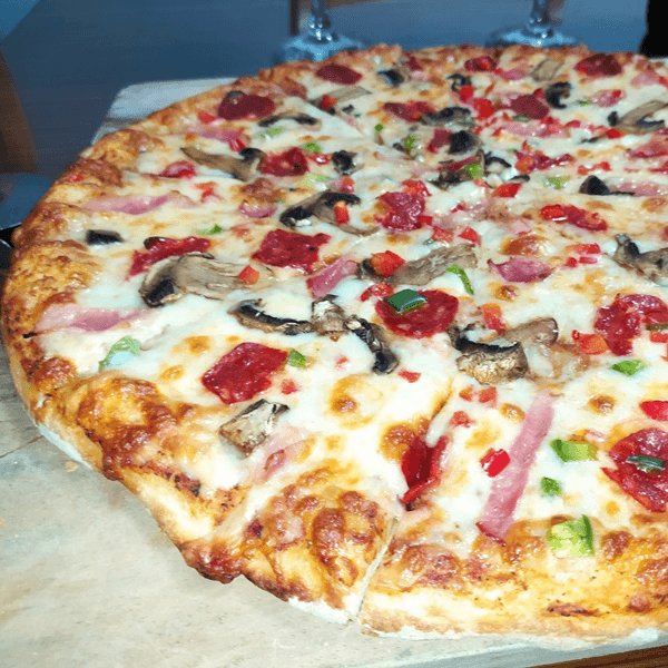 Pizza Puerca Artesanal Grande de 8 Rebanadas