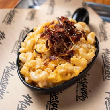 Macarrones con Queso y Tocino