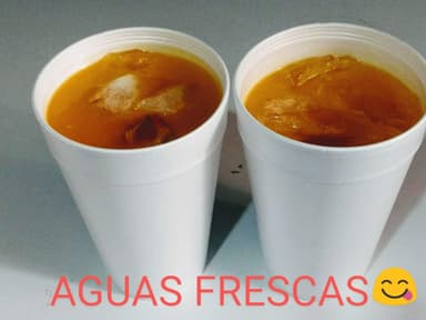 Agua de Limón o Guayaba