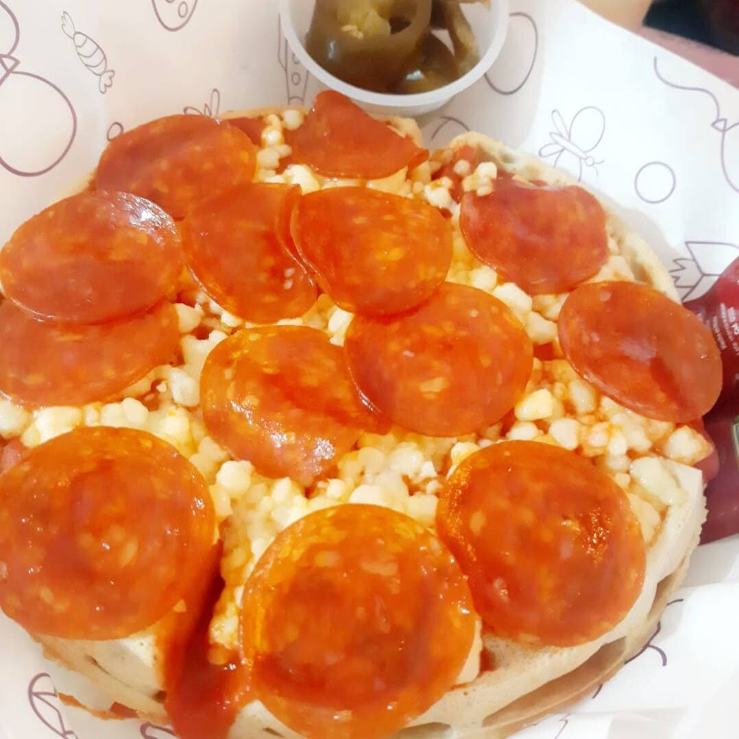 Waffle Pizza Peperonni