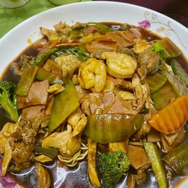 89-Medio chou suey en salsa de la casa
