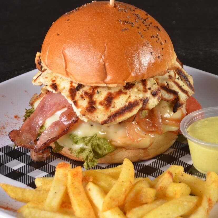 Chicken Burger + Papas + Gaseosa