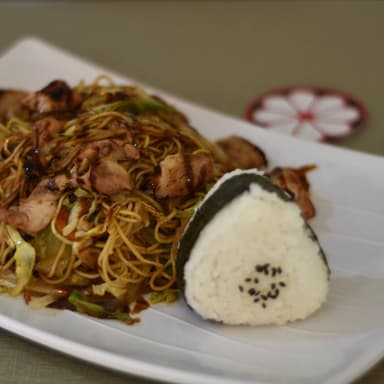 Yakisoba con Pollo