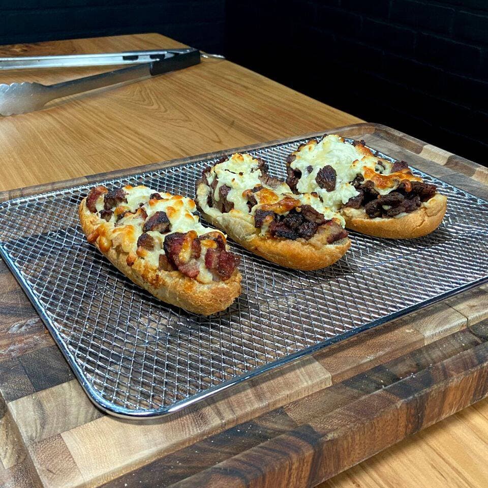 Molletes con Carne Asada de Res