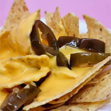 Nachos con Queso Cheddar