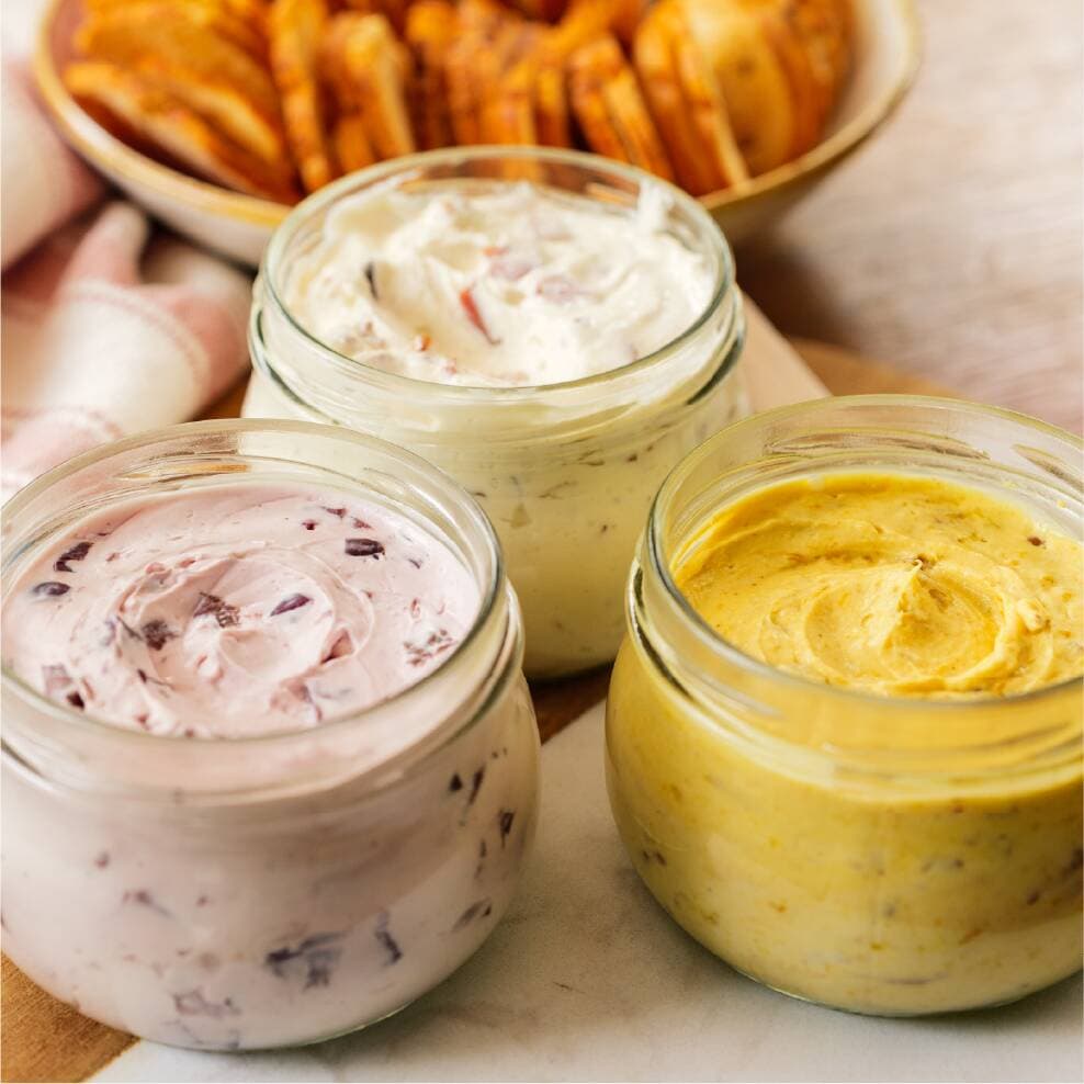 Queso mango chutney, curry y pecanas