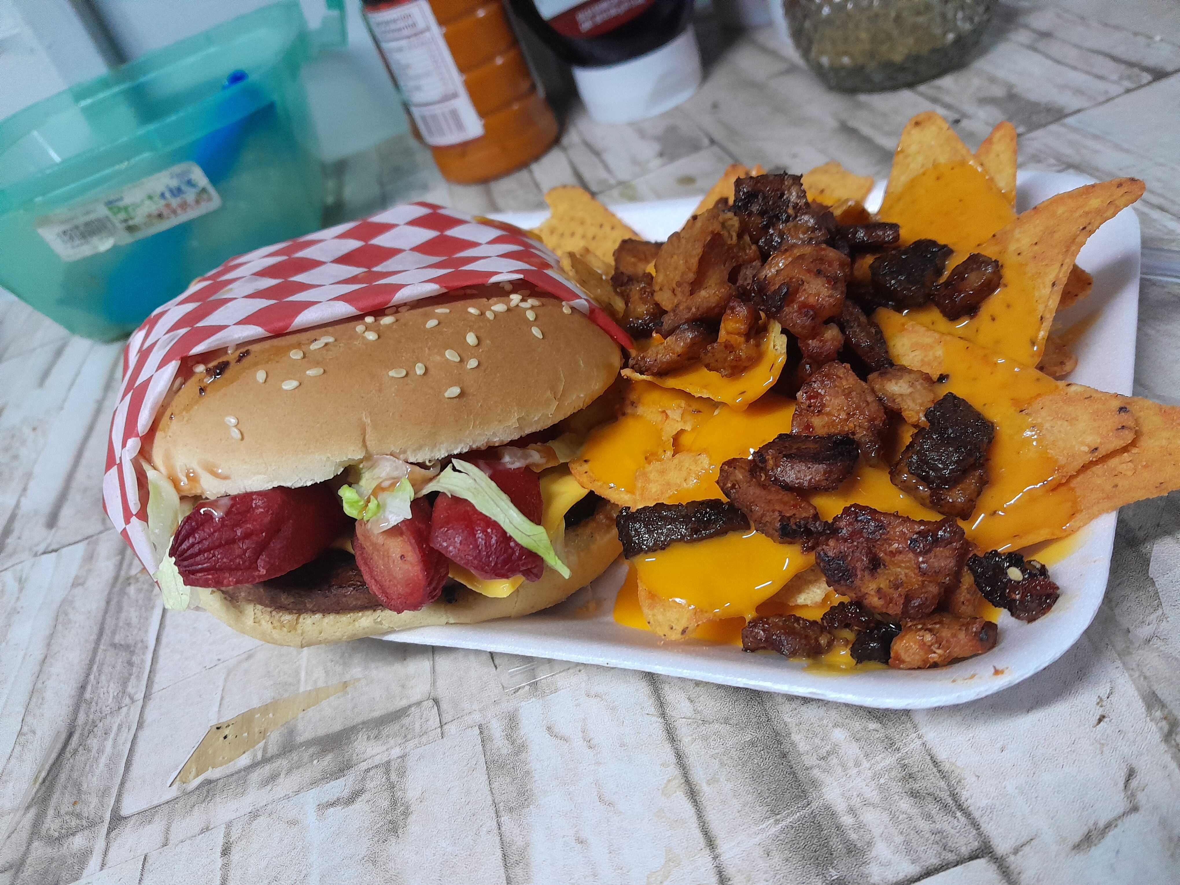 HAMBURGUESAS LOS PRIMOS
