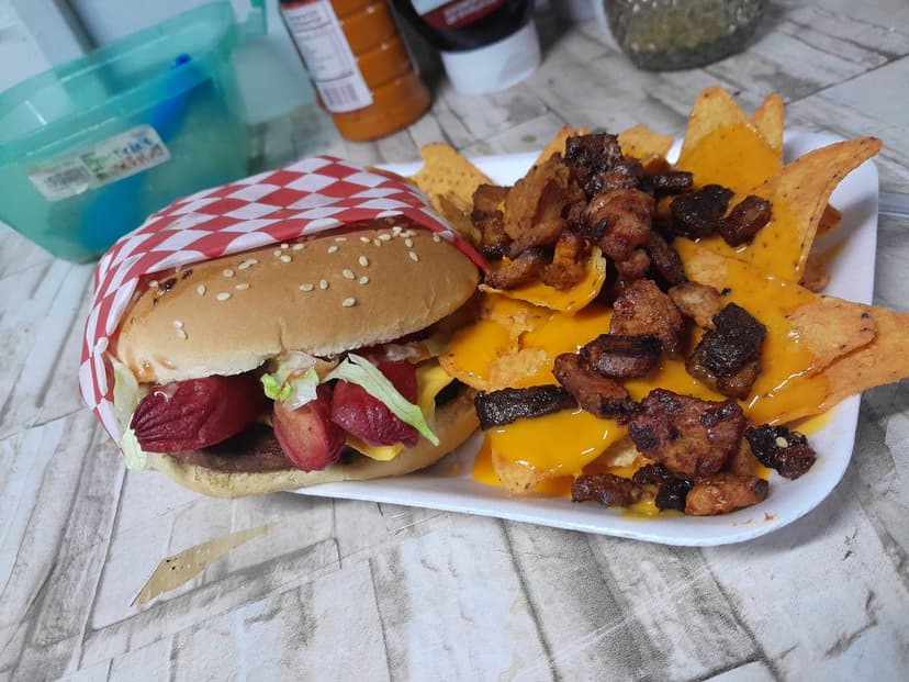 HAMBURGUESAS LOS PRIMOS