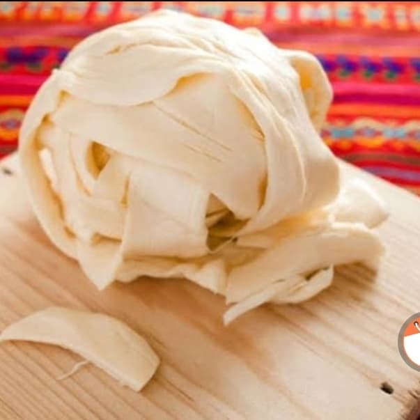 Molote de Quesillo.