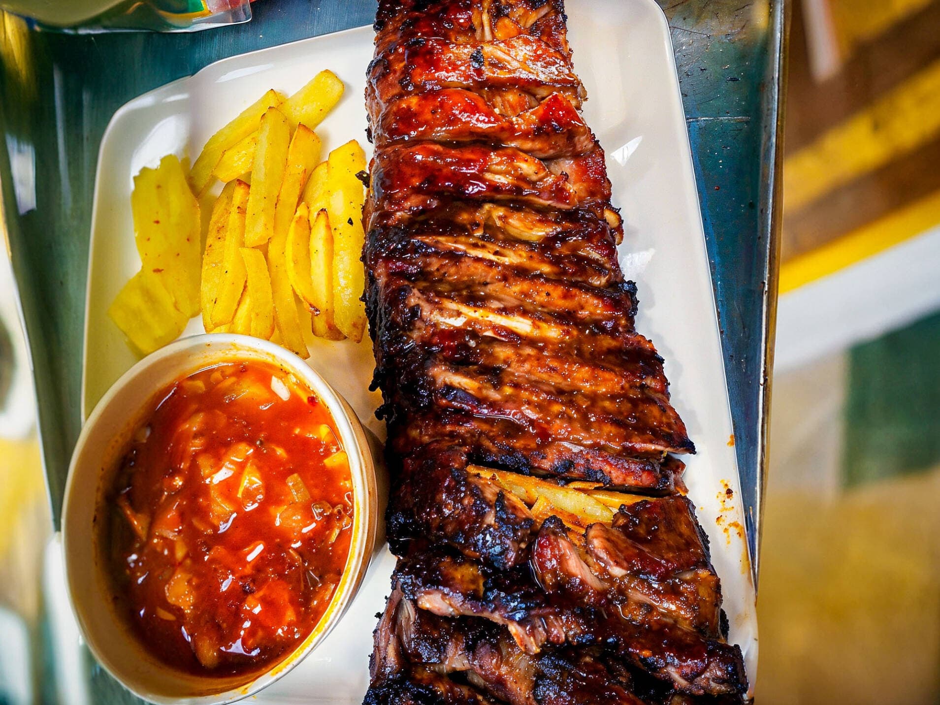 Chamorros y Costillas El Mañanero
