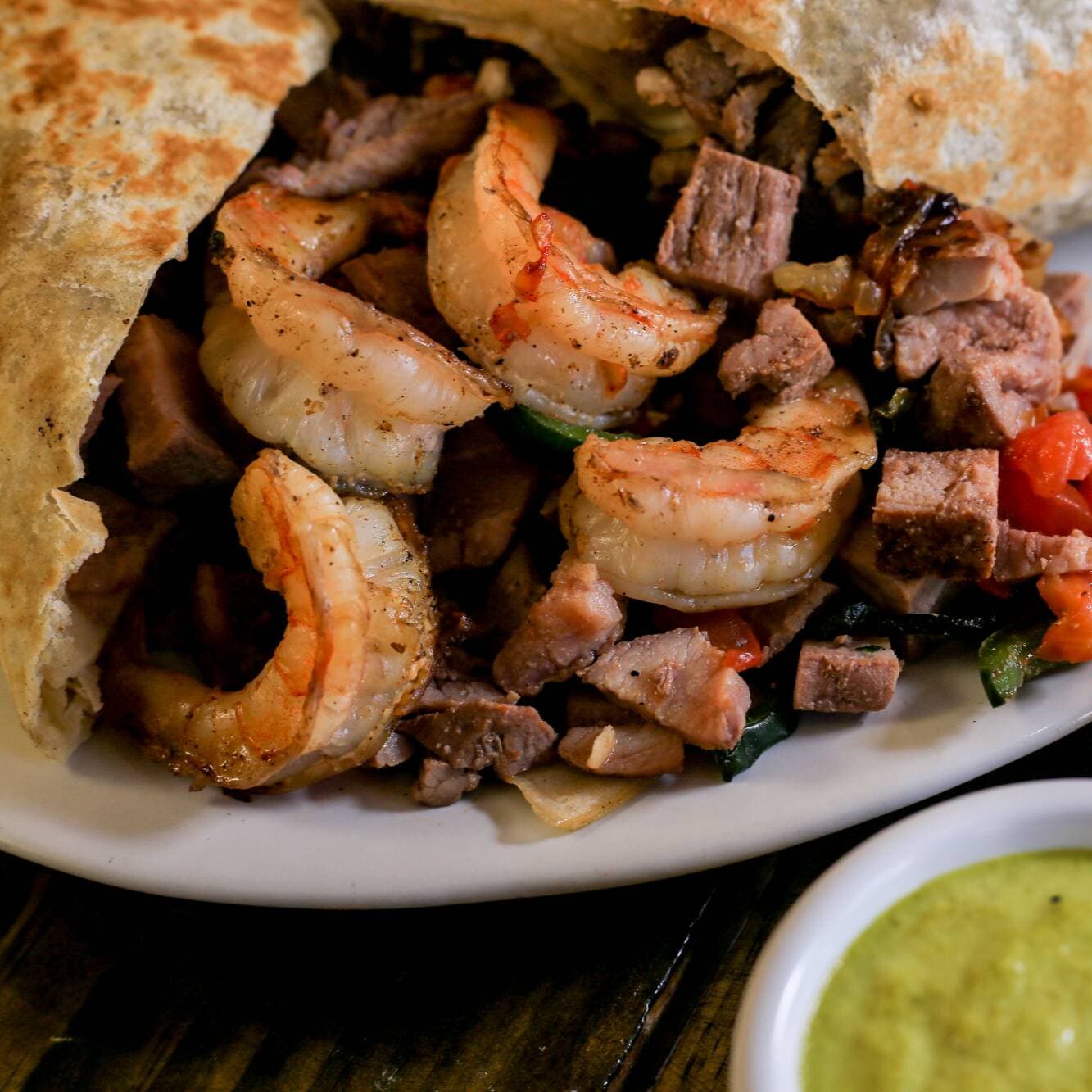 Burrito Mar y Tierra