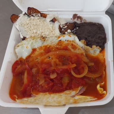 Huevos Motuleños