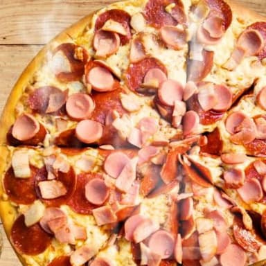 Pizza Tres Carnes