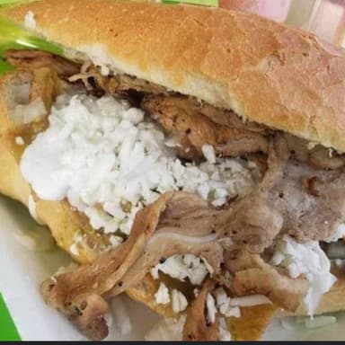 Guajolote de Bistec con Queso