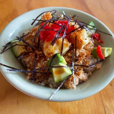 Momocombo Shake Ebi Don