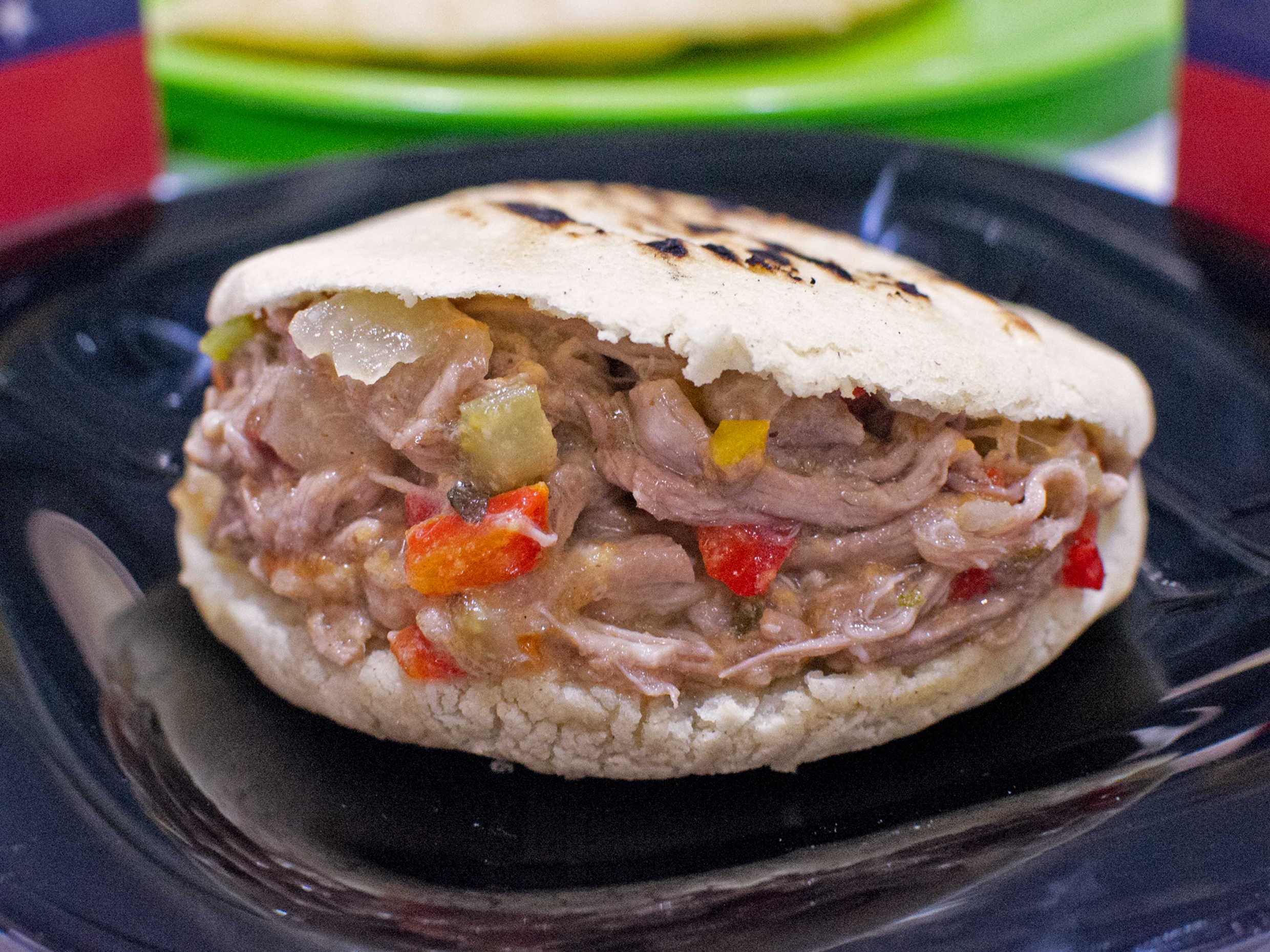 Arepa Carne Mechada