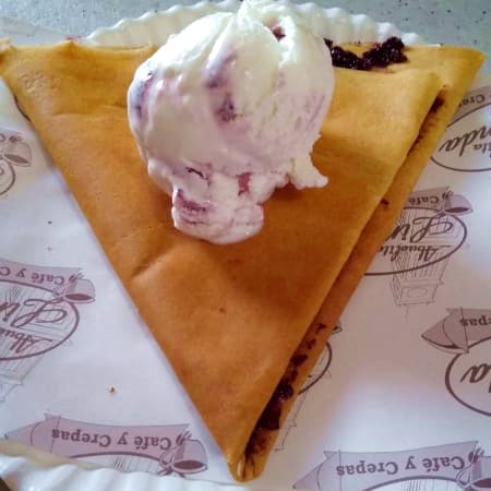 Crepa de Philadelphia, Zarzamora y Helado De...