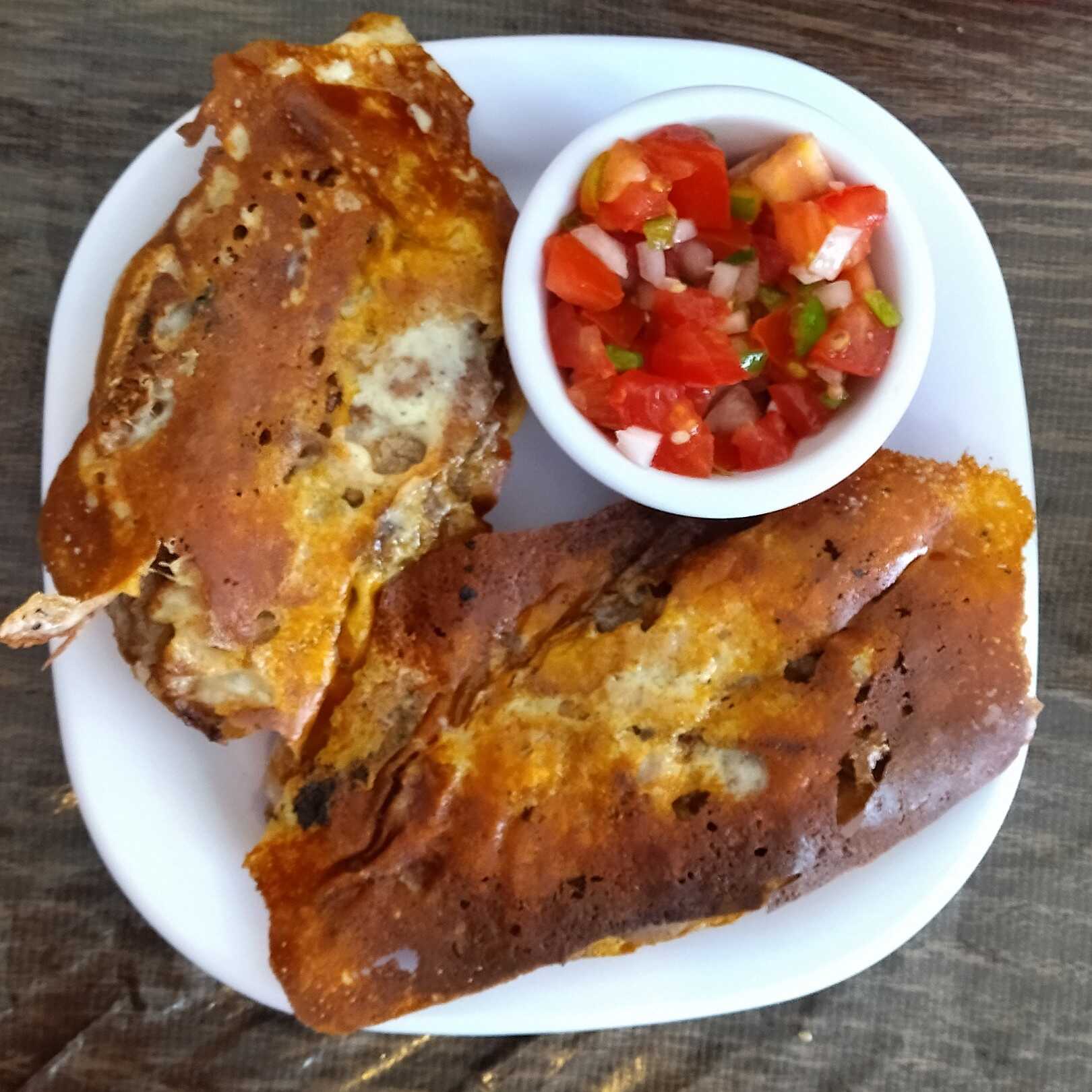 Molletes con Tocino