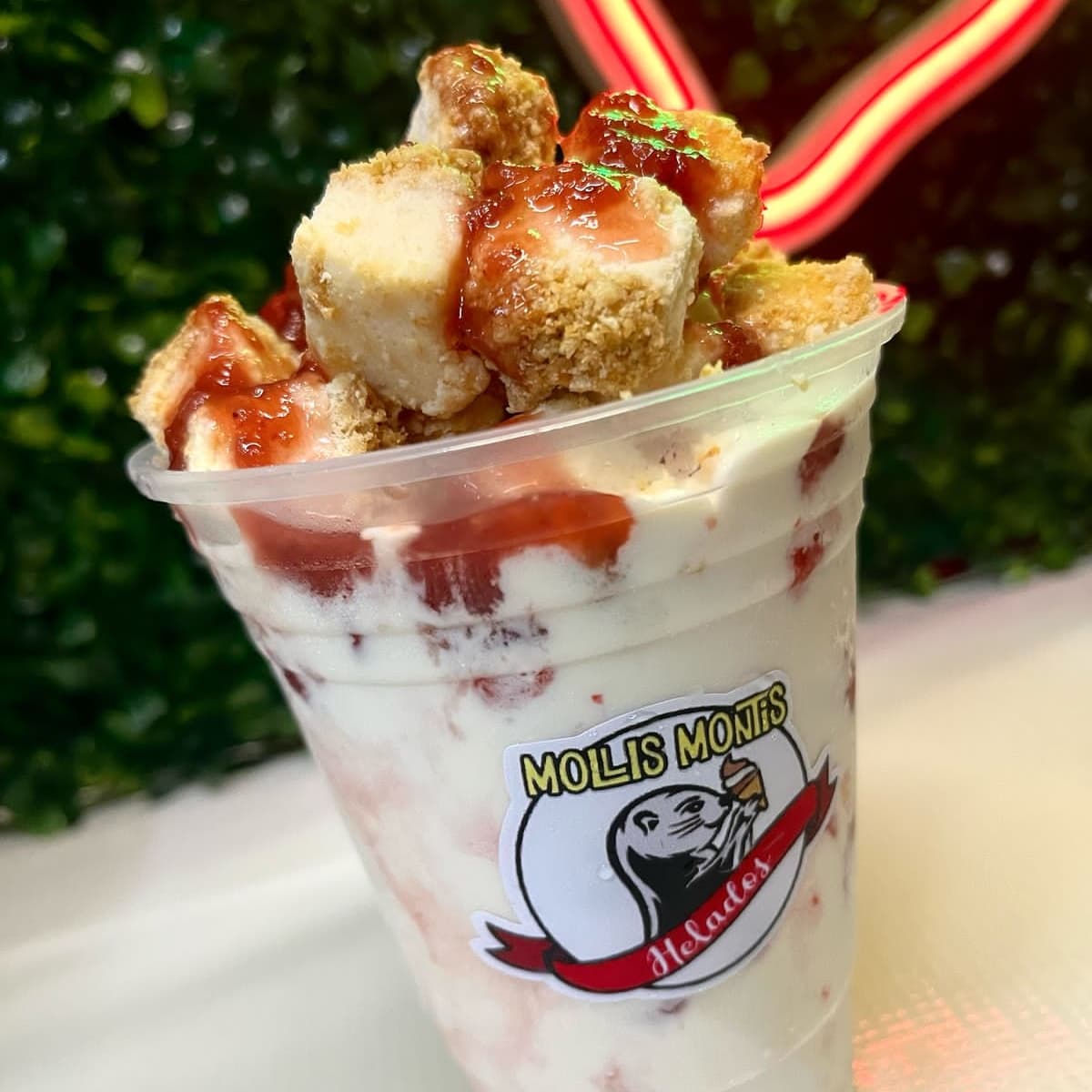 Vaso Fresas Con Crema y Cheesecake