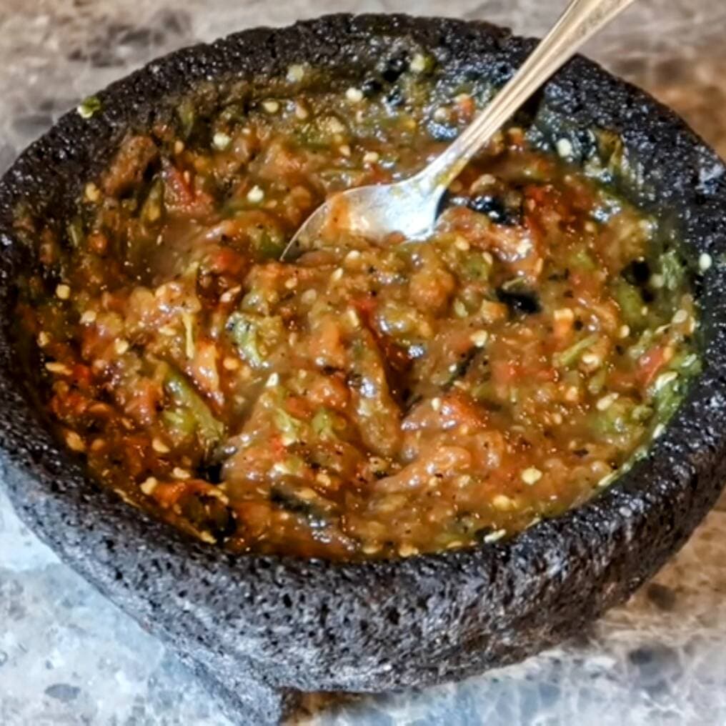 YEYE (Salsa molcajeteada 250 ml)